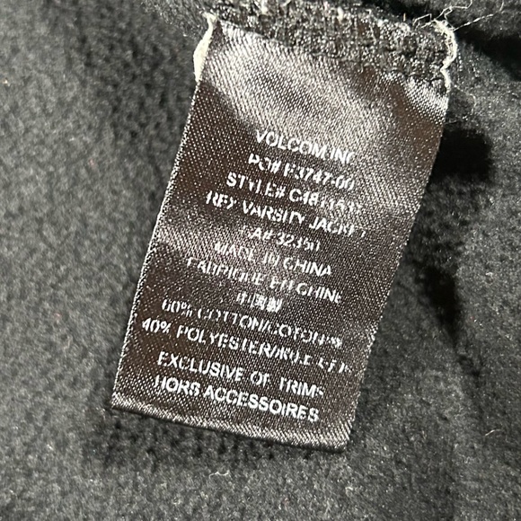 VOLCOM, bomber jacket!! - Picture 10 of 10